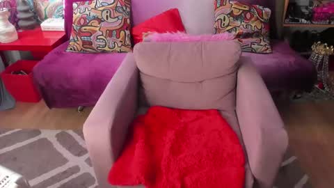 Olivia online show from February 24, 2025, 9:43 am