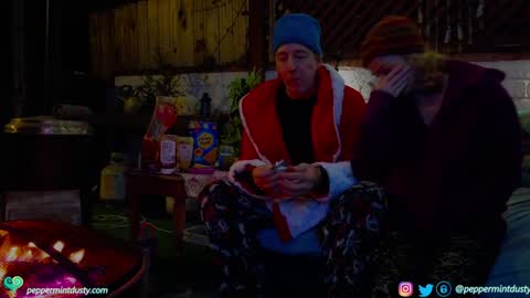 Peppermint and Dusty  online show from January 2, 2025, 6:07 am