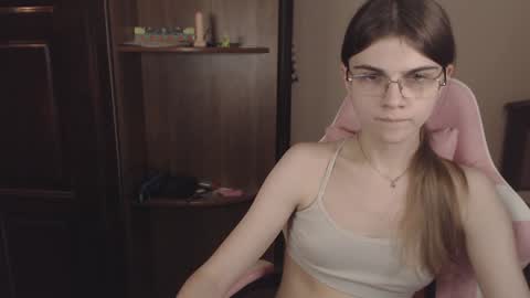 Snapshot of peralez_f chatting on December 3, 2024, 9:23 pm Farida online show from December 3, 2024, 9:23 pm