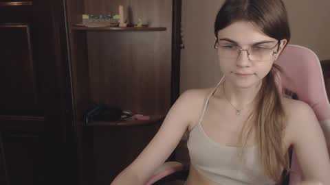 Snapshot of peralez_f chatting on December 4, 2024, 10:51 pm Farida online show from December 4, 2024, 10:51 pm