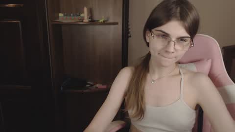 Snapshot of peralez_f chatting on December 7, 2024, 12:30 am Farida online show from December 7, 2024, 12:30 am