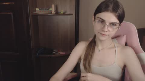 Snapshot of peralez_f chatting on December 9, 2024, 11:03 pm Farida online show from December 9, 2024, 11:03 pm