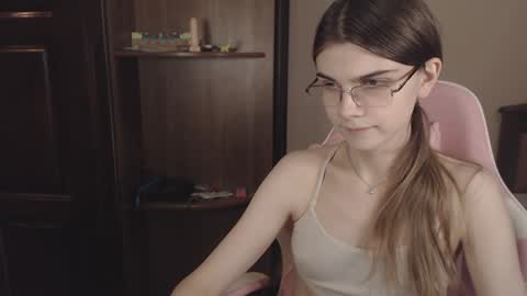 Snapshot of peralez_f chatting on December 10, 2024, 11:19 pm Farida online show from December 10, 2024, 11:19 pm