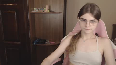 Snapshot of peralez_f chatting on December 27, 2024, 3:31 am Farida online show from December 27, 2024, 3:31 am