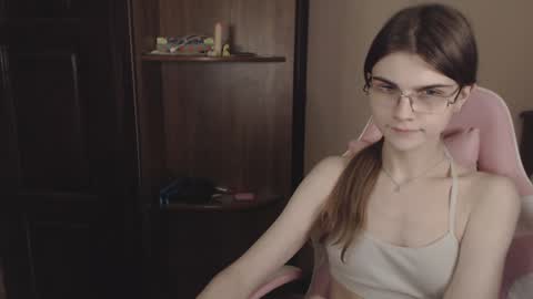 Snapshot of peralez_f chatting on December 28, 2024, 2:33 am Farida online show from December 28, 2024, 2:33 am