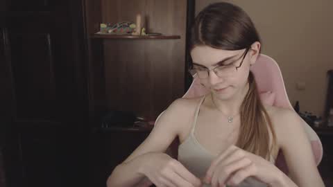 Snapshot of peralez_f chatting on December 29, 2024, 2:38 am Farida online show from December 29, 2024, 2:38 am