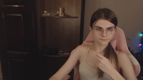 Snapshot of peralez_f chatting on January 10, 2025, 4:12 am Farida online show from January 10, 2025, 4:12 am