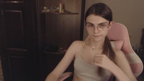 Snapshot of peralez_f chatting on January 11, 2025, 5:20 am Farida online show from January 11, 2025, 5:20 am