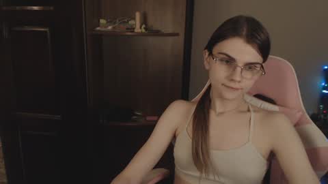 Snapshot of peralez_f chatting on January 12, 2025, 5:24 am Farida online show from January 12, 2025, 5:24 am