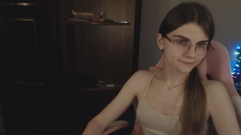 Snapshot of peralez_f chatting on January 20, 2025, 12:46 am Farida online show from January 20, 2025, 12:46 am