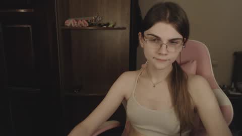 Snapshot of peralez_f chatting on February 10, 2025, 12:08 am Farida online show from February 10, 2025, 12:08 am