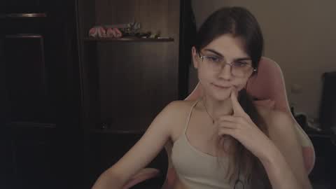 Snapshot of peralez_f chatting on February 13, 2025, 1:19 am Farida online show from February 13, 2025, 1:19 am