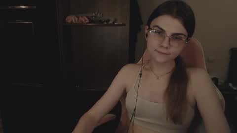 Snapshot of peralez_f chatting on February 15, 2025, 12:48 am Farida online show from February 15, 2025, 12:48 am