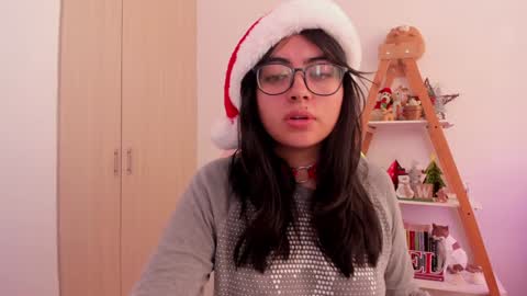 Sarah Ana Banana online show from December 13, 2024, 12:39 pm