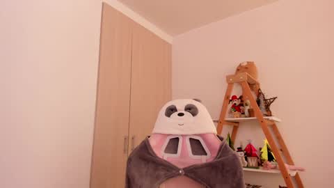 Sarah Ana Banana online show from December 20, 2024, 2:27 pm