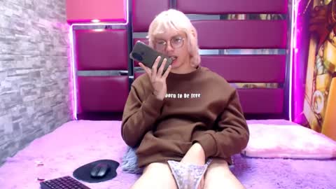 Snapshot of perfectlump chatting on October 13, 2025, 3:23 pm perfectlump online show from October 13, 2025, 3:23 pm