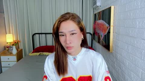 Chloe online show from November 6, 2025, 2:51 pm