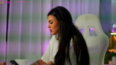 Dee online show from March 25, 2026, 5:30 pm