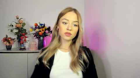 Cindy online show from November 24, 2025, 6:24 am