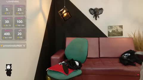 Snapshot of perla_campbell chatting on October 6, 2025, 7:00 pm online show from October 6, 2025, 7:00 pm