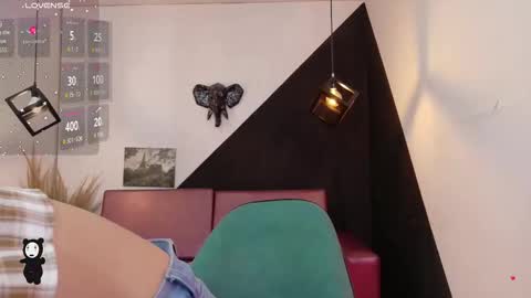 Snapshot of perla_campbell chatting on October 17, 2025, 7:49 pm online show from October 17, 2025, 7:49 pm