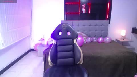 perla_lovely online show from February 15, 2026, 12:25 pm