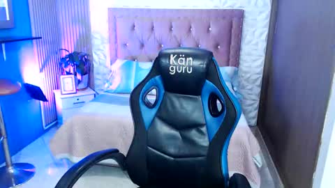 Perla online show from March 21, 2026, 3:59 pm