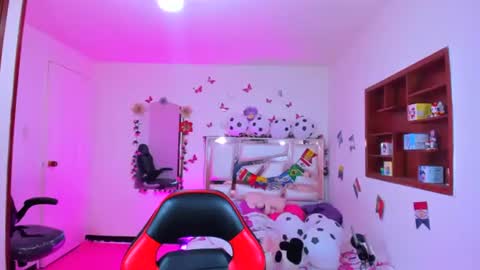 PERLA online show from July 3, 2026, 11:44 pm