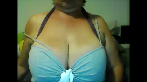 Snapshot of perlita070822 chatting on February 14, 2025, 5:09 am perlita070822 online show from February 14, 2025, 5:09 am