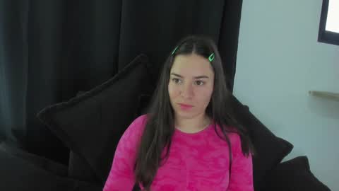 Snapshot of persefone_saira chatting on December 17, 2024, 11:49 am Marie online show from December 17, 2024, 11:49 am