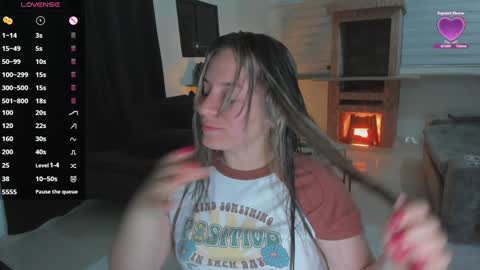 Snapshot of persefone_saira chatting on January 22, 2025, 11:21 pm Marie online show from January 22, 2025, 11:21 pm