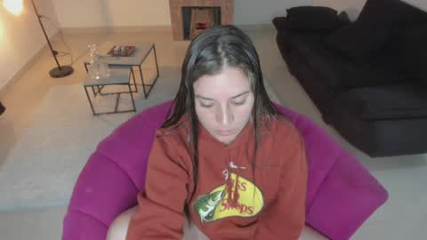 Snapshot of persefone_saira chatting on January 31, 2025, 11:35 pm Marie online show from January 31, 2025, 11:35 pm