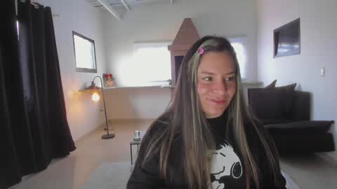 Snapshot of persefone_saira chatting on February 5, 2025, 1:00 pm Marie online show from February 5, 2025, 1:00 pm