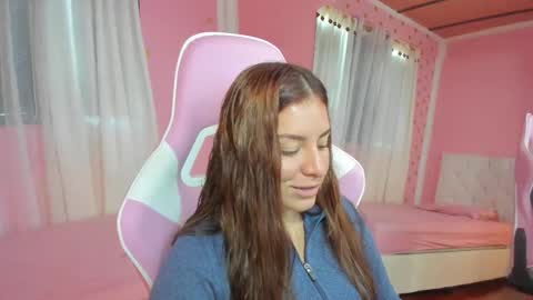 Snapshot of persefone_saira chatting on October 18, 2025, 2:07 pm Marie online show from October 18, 2025, 2:07 pm