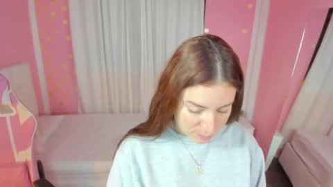 Snapshot of persefone_saira chatting on November 3, 2025, 9:32 am Marie online show from November 3, 2025, 9:32 am