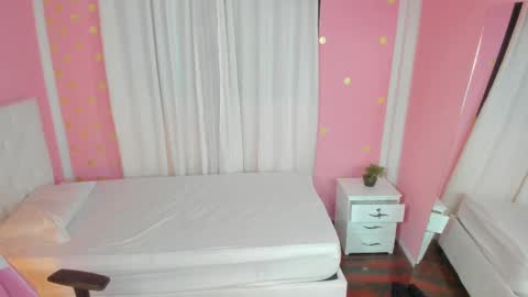 Snapshot of persefone_saira chatting on November 4, 2025, 9:52 am Marie online show from November 4, 2025, 9:52 am