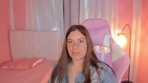 Snapshot of persefone_saira chatting on November 19, 2025, 11:21 am Marie online show from November 19, 2025, 11:21 am