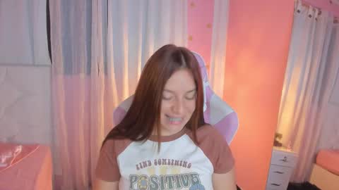 Snapshot of persefone_saira chatting on November 25, 2025, 10:48 am Marie online show from November 25, 2025, 10:48 am