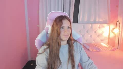 Snapshot of persefone_saira chatting on December 2, 2025, 9:36 am Marie online show from December 2, 2025, 9:36 am