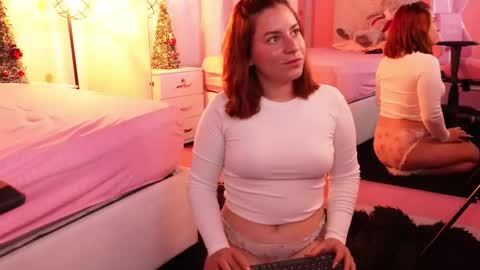 Snapshot of persefone_saira chatting on December 16, 2025, 9:20 pm Marie online show from December 16, 2025, 9:20 pm