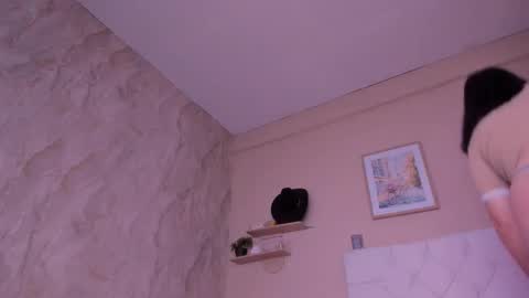 Marie online show from March 19, 2026, 11:14 am