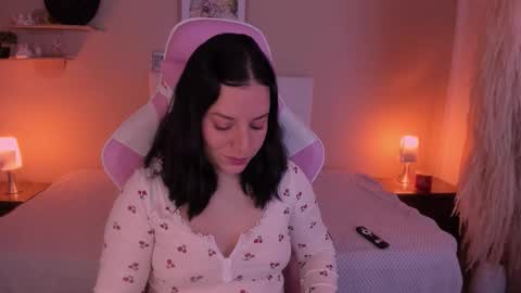 Marie online show from March 26, 2026, 11:27 am