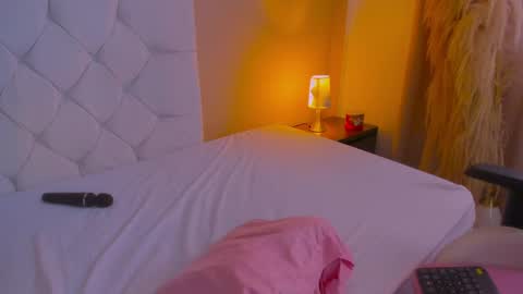 Snapshot of persefone_saira chatting on April 23, 2026, 12:29 pm Marie online show from April 23, 2026, 12:29 pm