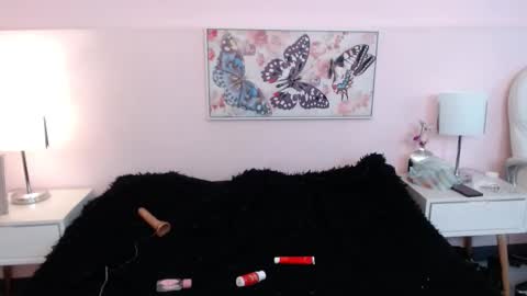 Snapshot of persefyre chatting on December 18, 2025, 11:38 am Persefone online show from December 18, 2025, 11:38 am