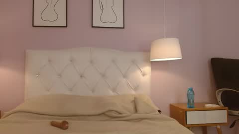 Snapshot of persefyre chatting on January 15, 2026, 11:37 am Persefone online show from January 15, 2026, 11:37 am