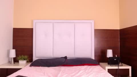 Persefone  online show from April 3, 2026, 4:54 am