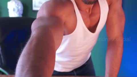 Snapshot of perseoo_88 chatting on January 15, 2025, 7:55 pm andres online show from January 15, 2025, 7:55 pm