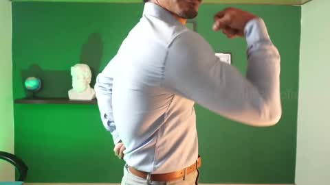 Snapshot of perseoo_88 chatting on February 14, 2025, 7:33 pm andres online show from February 14, 2025, 7:33 pm