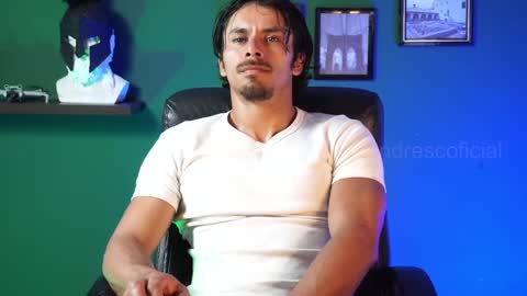 Snapshot of perseoo_88 chatting on February 21, 2025, 10:48 pm andres online show from February 21, 2025, 10:48 pm