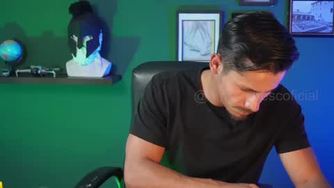 Snapshot of perseoo_88 chatting on March 6, 2025, 7:54 pm andres online show from March 6, 2025, 7:54 pm